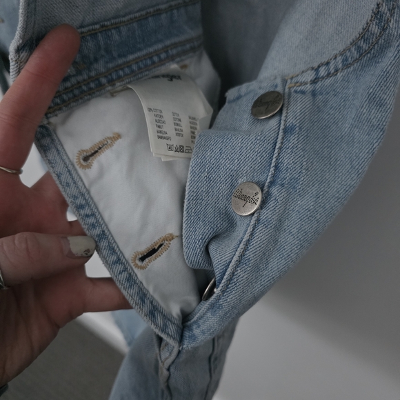 NWT Wrangler Bib Shorts Overalls XS Blue Jean W29QFH17J Tubble Blue Casual - Picture 12 of 15